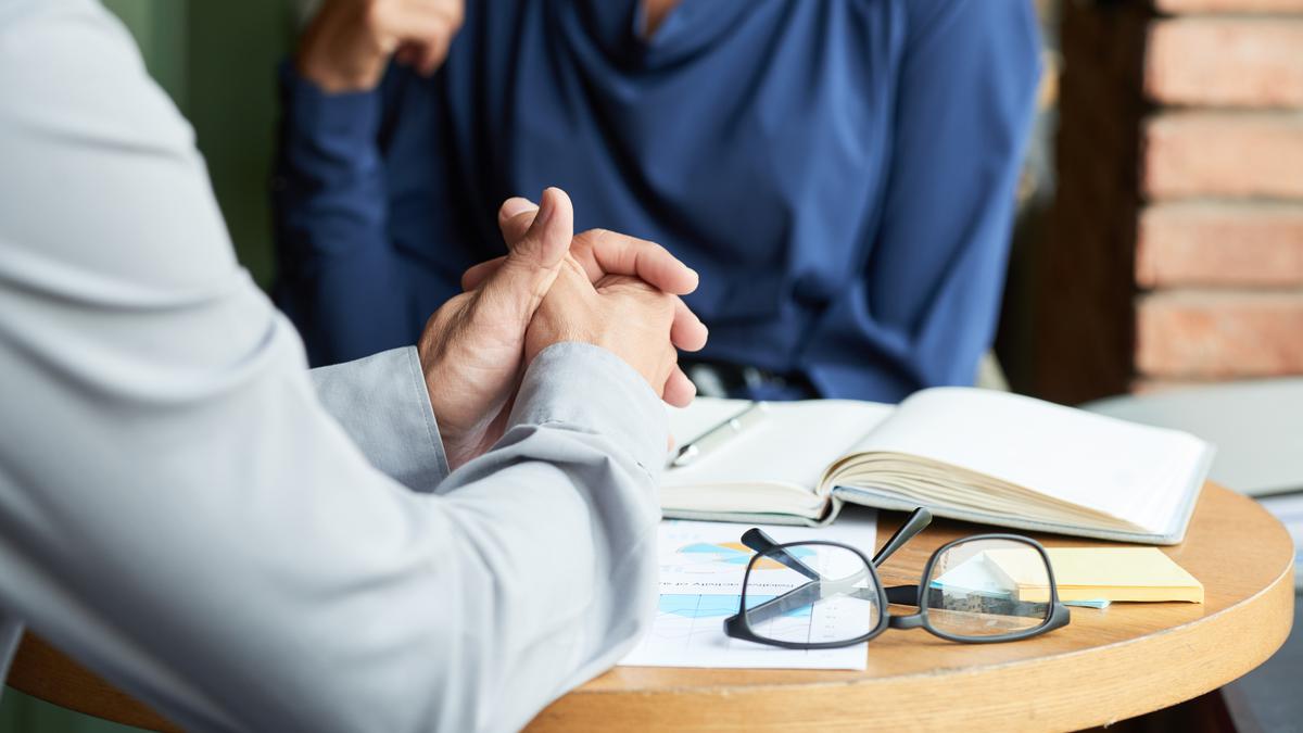 Teks Diskusi Teks Diskusi