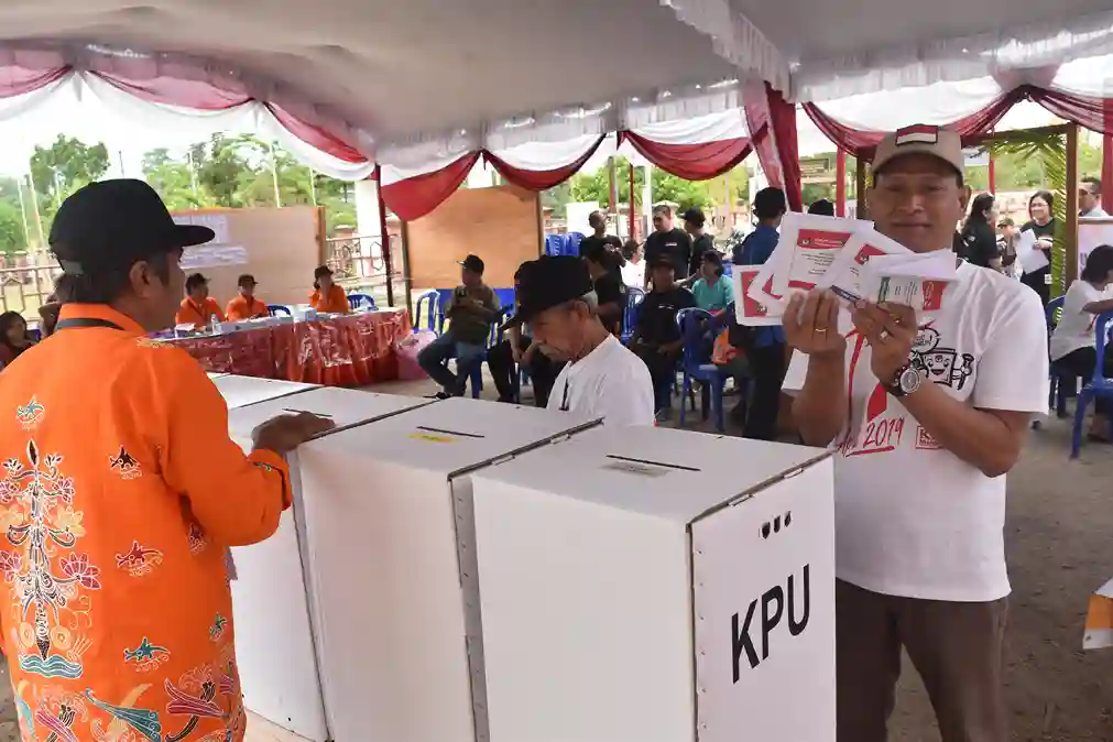 Budaya Politik Cermin Kesadaran dan Perilaku Masyarakat dalam Menghadapi Kekuasaan_11zon Budaya Politik: Cermin Kesadaran dan Perilaku Masyarakat dalam Menghadapi Kekuasaan