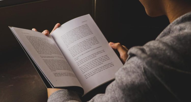 Cerita Ulang: Menyusun Kembali Pengalaman Menjadi Narasi Bermakna