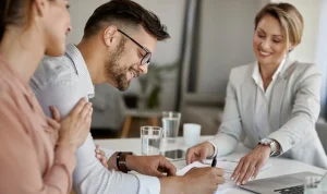 Customer Servis Adalah Wajah Terdepan Perusahaan dalam Membangun Kepercayaan Pelanggan Customer Servis Adalah: Wajah Terdepan Perusahaan dalam Membangun Kepercayaan Pelanggan
