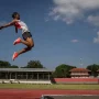 Gaya Lompat Jauh dalam Atletik, Teknik Dasar hingga Variasi yang Menentukan Jarak Lompatan