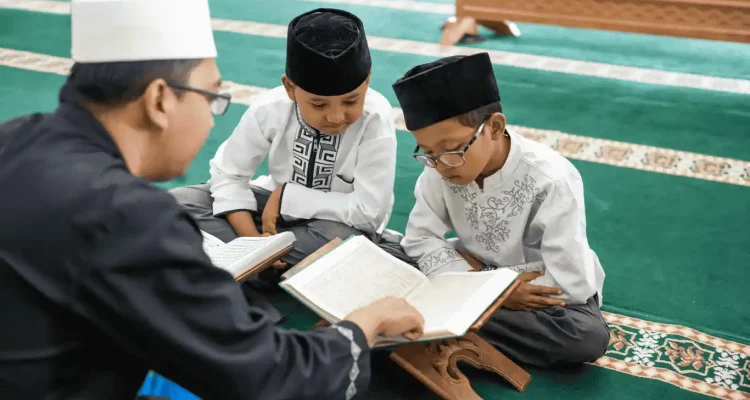 Adab kepada Guru, Dasar Akhlak Penuntut Ilmu yang Tidak Boleh Dianggap Ringan